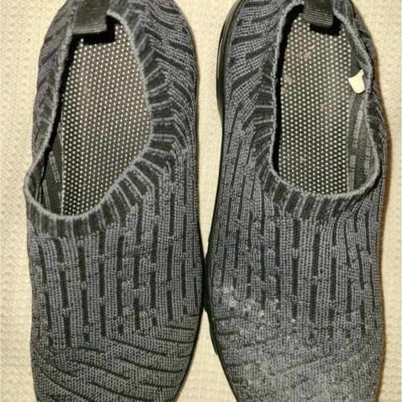 Gray/black knit pull on sneakers - Picture 3 of 10